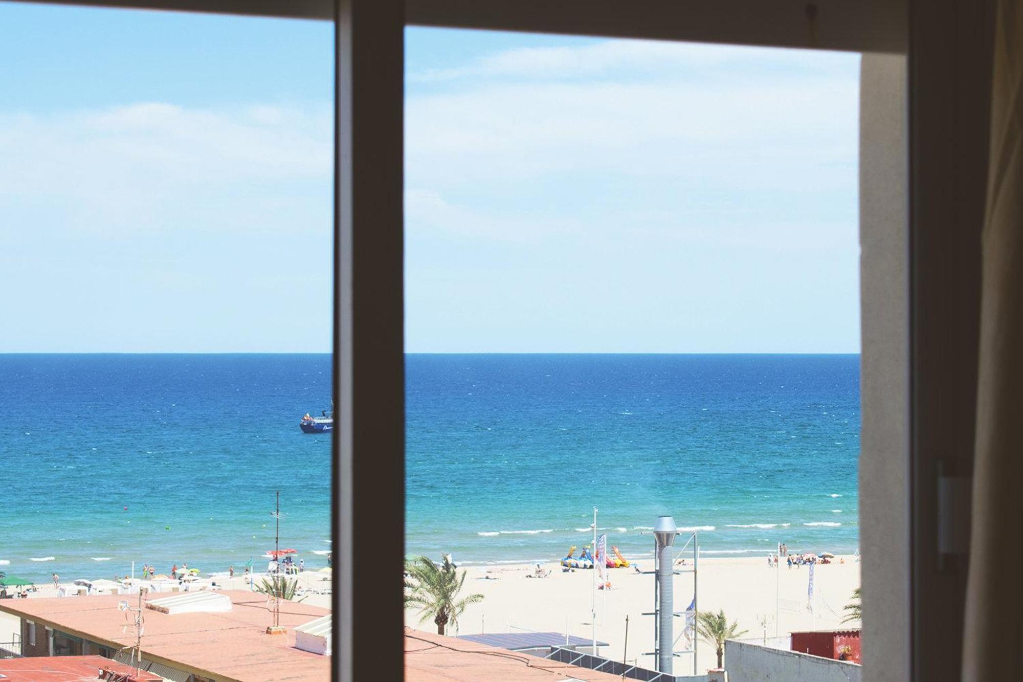 El Tiburon - Piso Con Espectaculares Vistas Al Mar - Solo Familias Ideal 4 Personas - Aire - Calefaccion - Ganador Award 2025, 2024, 2023, 2022 Playa de Gandia