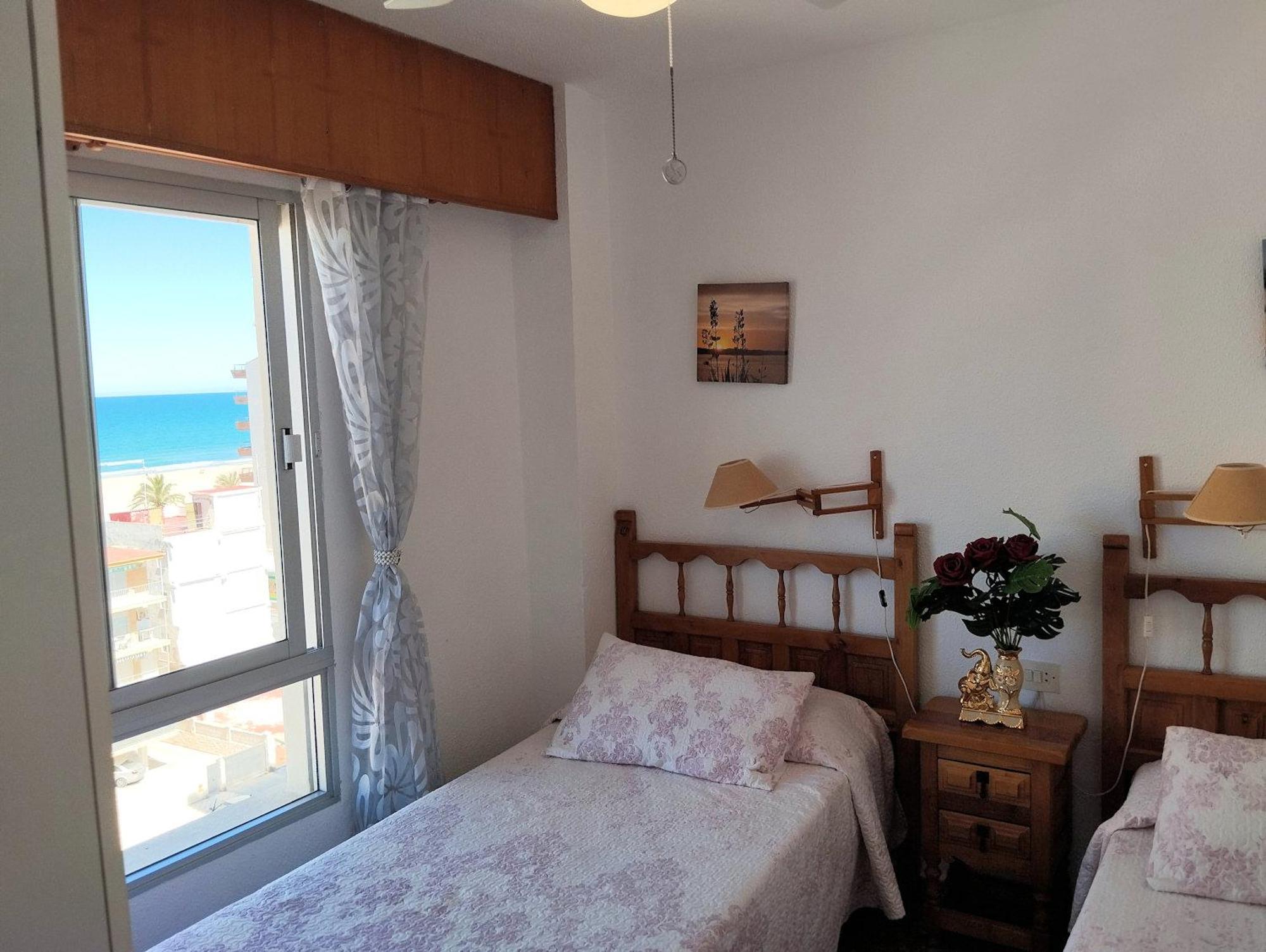 Apartment El Tiburon - Piso Con Espectaculares Vistas Al Mar - Solo Familias Ideal 4 Personas - Aire - Calefaccion - Ganador Award 2025, 2024, 2023, 2022 Playa de Gandia